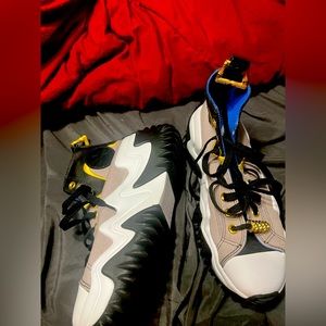 A chunky platform and jagged rubber sole put an unexpected twist